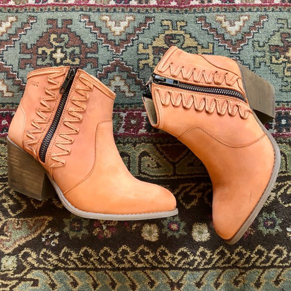 Musse & Cloud "Athya" 100% Leather Mustard Orange Western Ankle Boots - Size 6 - Picture 11 of 14